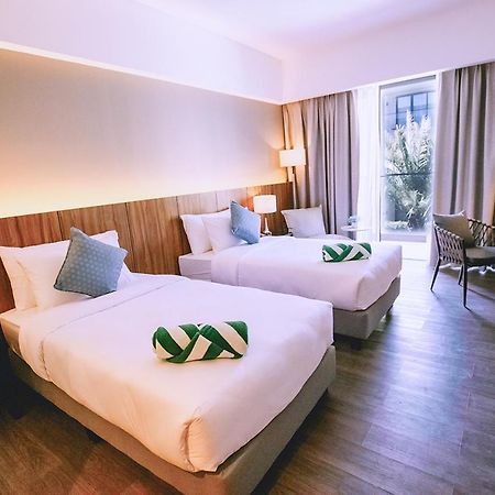 The Maximilian Hotel Cauayan Zewnętrze zdjęcie