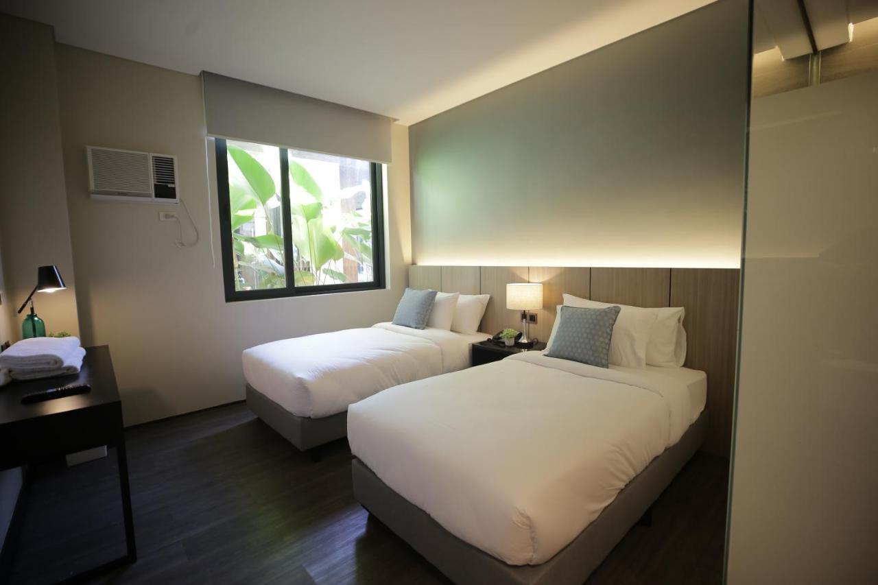 The Maximilian Hotel Cauayan Zewnętrze zdjęcie