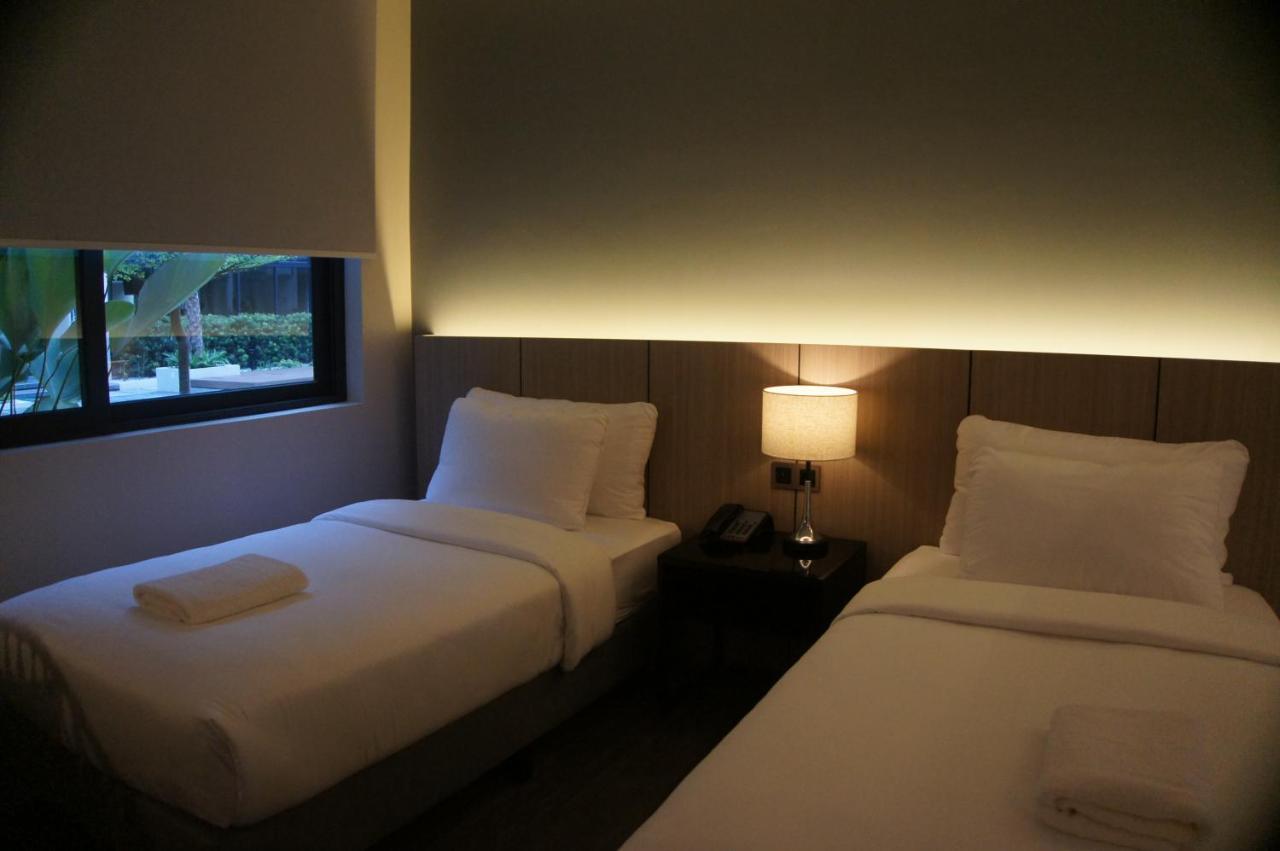 The Maximilian Hotel Cauayan Zewnętrze zdjęcie