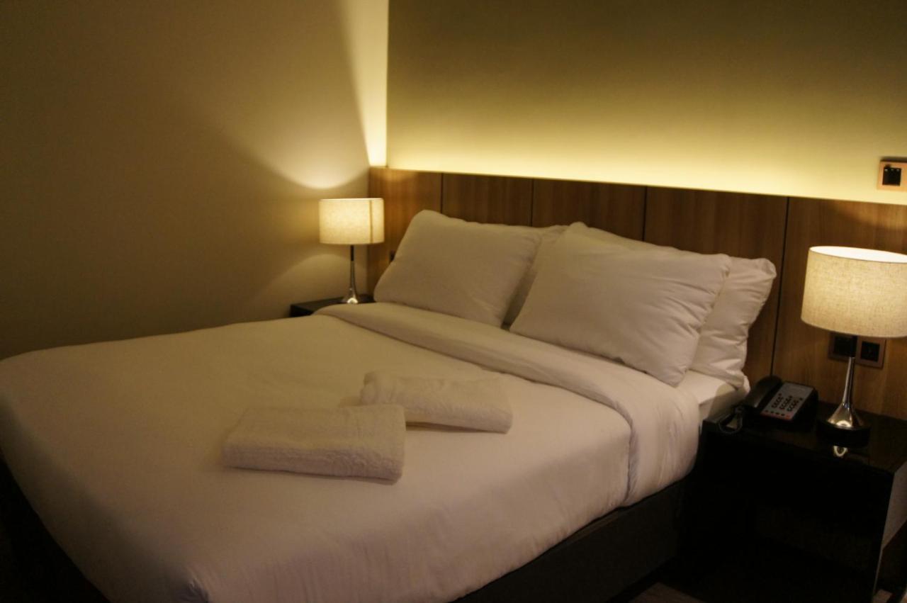 The Maximilian Hotel Cauayan Zewnętrze zdjęcie