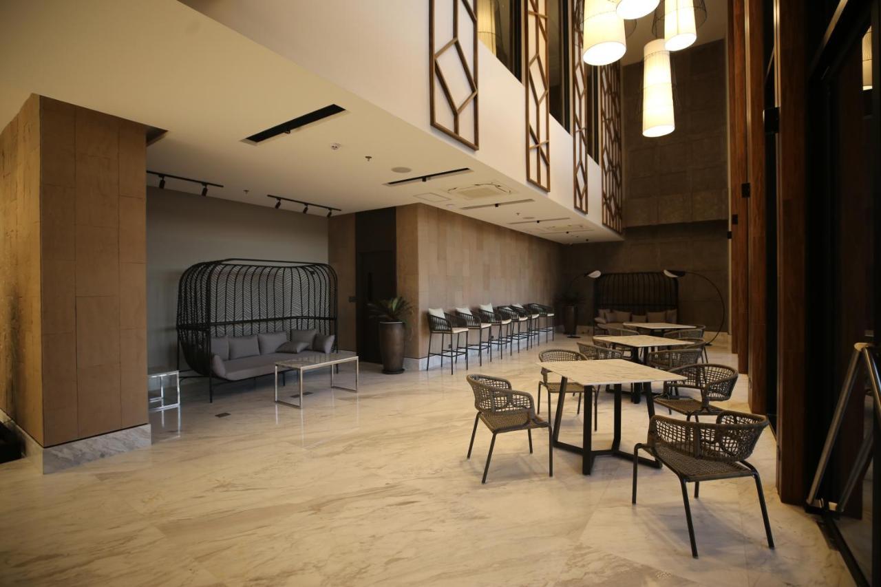 The Maximilian Hotel Cauayan Zewnętrze zdjęcie