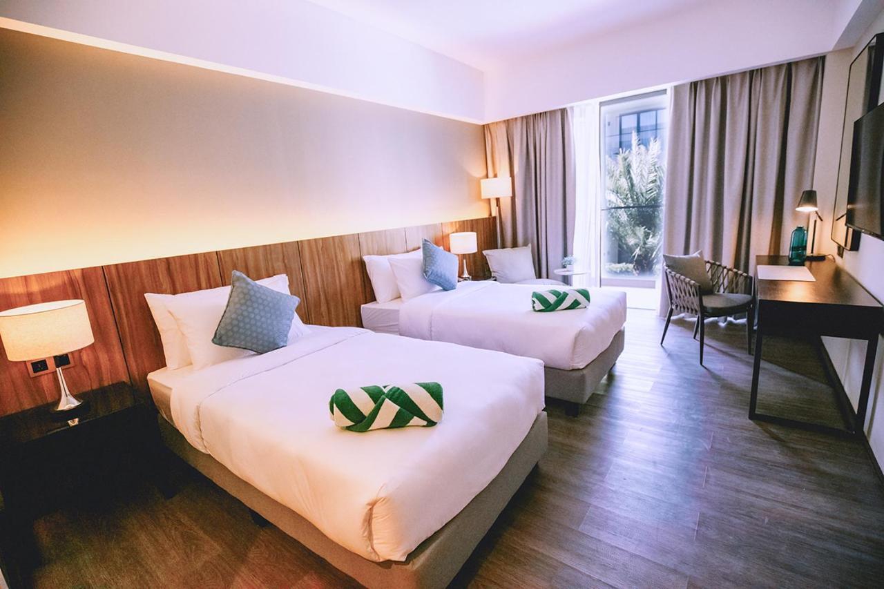 The Maximilian Hotel Cauayan Zewnętrze zdjęcie
