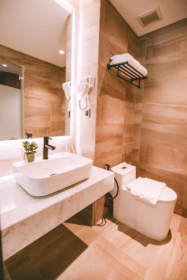 The Maximilian Hotel Cauayan Zewnętrze zdjęcie
